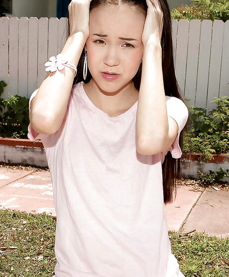 Slim american teen Amai Liu in nice skirt robbing on big shaft outdoor